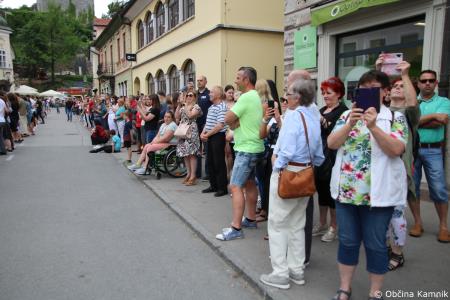 Po dveh letih Kamnik danes v znamenju maturantske četvorke (16)